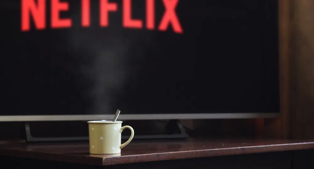 Netflix пуска съдържание с реклами, но не безплатно
