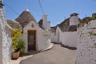 Уникалното италианско „село на смърфовете“