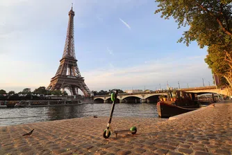 Жена почина, след като бе блъсната от електрически скутер в Париж