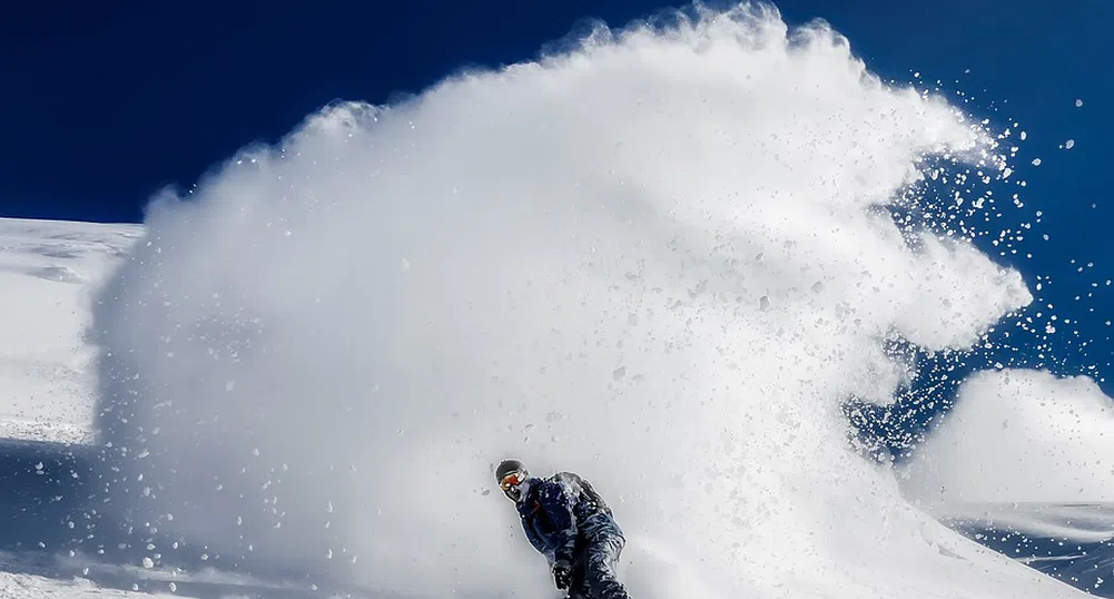 Компания търси 12 души, които да карат ски в лукс, плаща $2000