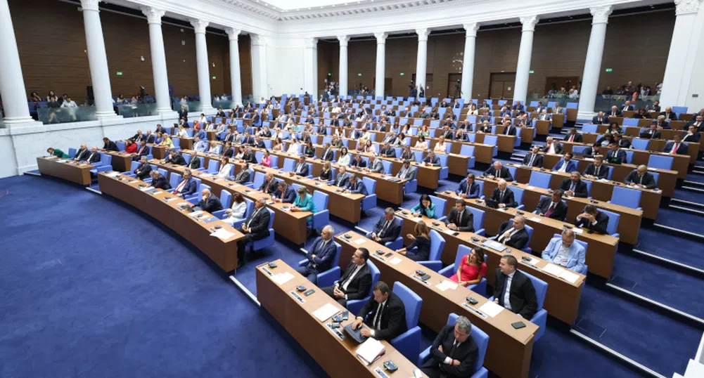 Парламентът прие на първо четене промените в Конституцията