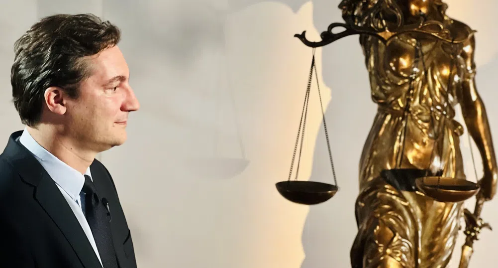 Крум Зарков подпечата промените в НПК за разследване на главния прокурор