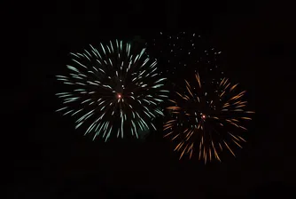 Тук всеки може да си купи оръжие, но бенгалският огън е забранен