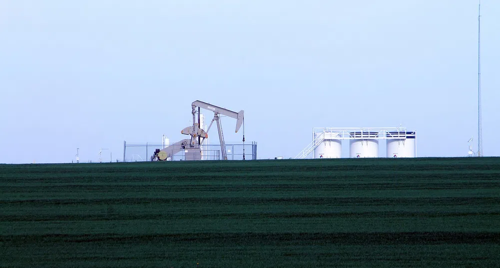 Цените на петрола отскочиха от тримесечно дъно