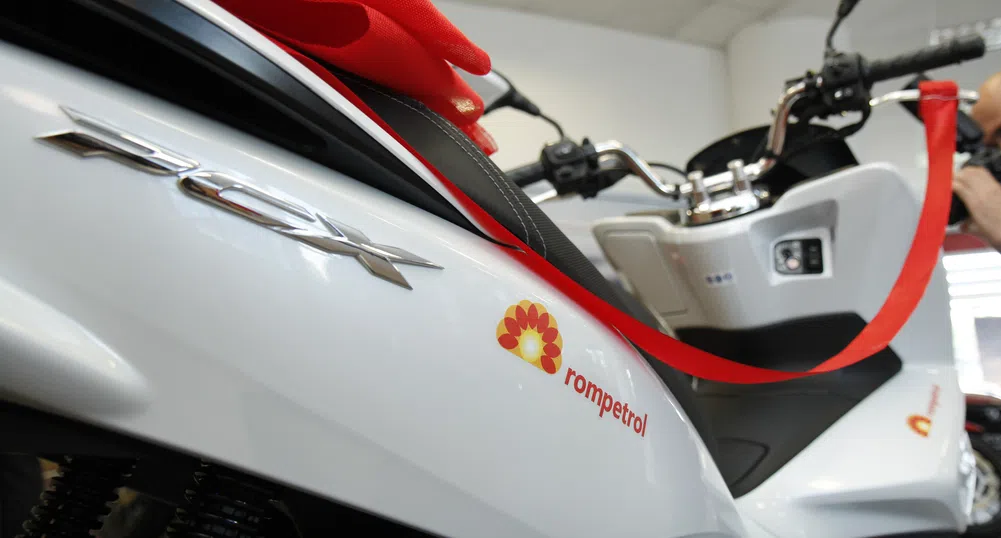 Ромпетрол подари първия скутер Хонда от лятната си промоция