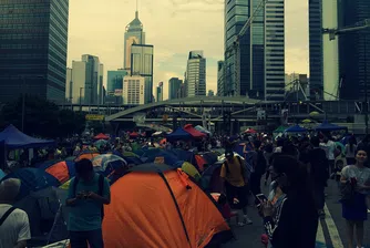 Хонконгски милиардери губят пари, искат край на протестите