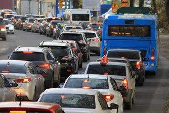 Спират достъпа на замърсяващите коли до определени зони в градовете