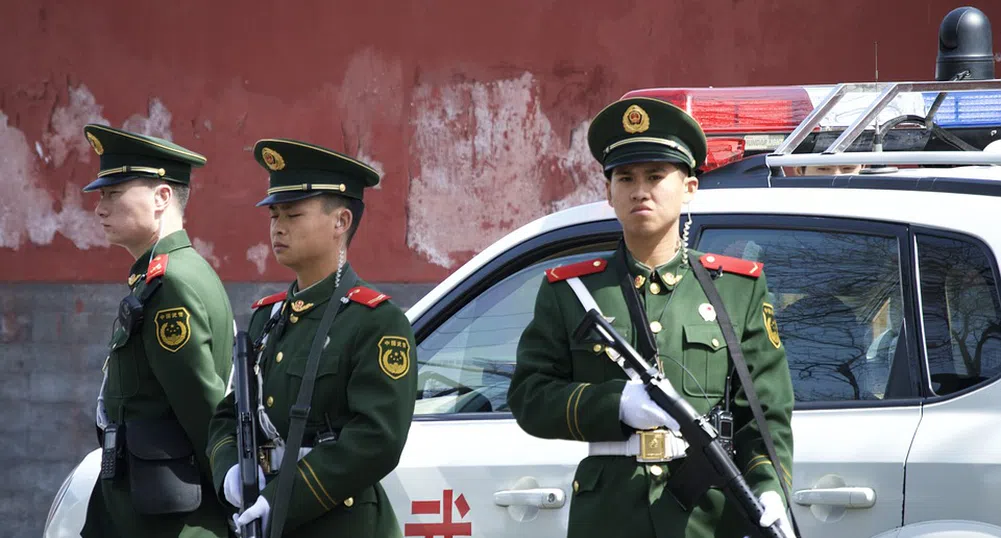 Част от Пекин във военен режим заради нови случаи на COVID-19