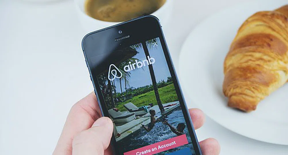 Airbnb отчита огромен спад на резервациите в заразените градове