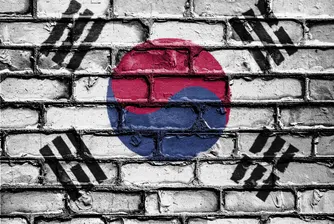Южна Корея отчита най-ниския брой на заразените от близо месец
