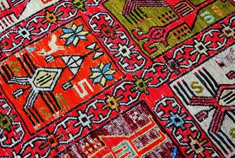 Най-големият килим в света с площ от 105 кв. метра изтъкаха в Иран