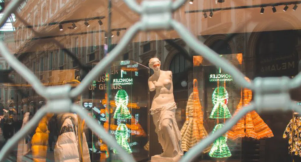 Онлайн пазаруването затвори 9 хиляди магазина за дрехи в Италия