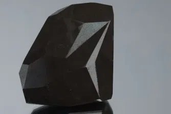 Продават на търг най-големия черен диамант в света, дошъл от космоса
