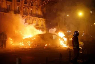 Безредиците в Париж продължават