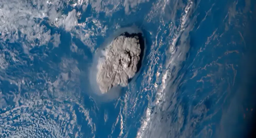НАСА: Изригването на вулкана в Тонга по-силно от атомната бомба в Хирошима