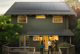 Tesla започва да продава соларните си покриви през лятото