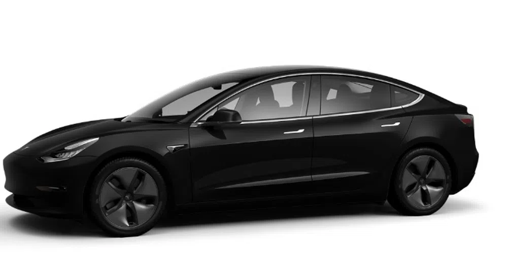 Tesla пусна дългоочаквания базов Model 3 на цена от 35 000 долара