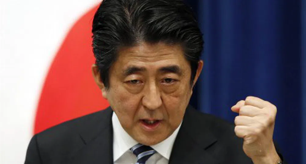 Бизнесът да вдигне заплатите с 3%, настоява премиерът на Япония
