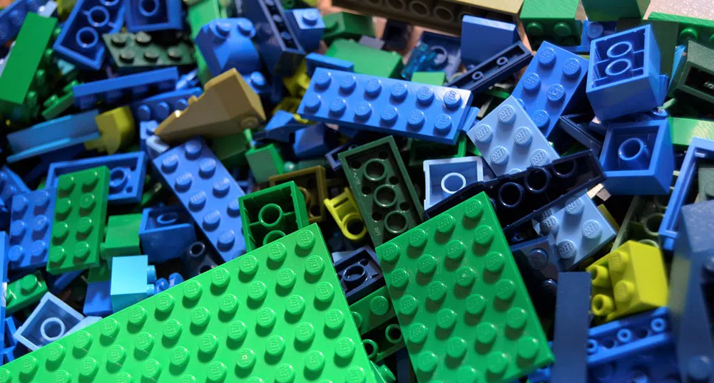 Милиардерите зад Lego ще инвестират в пластмасови отпадъци