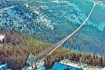 Най-дългият висящ пешеходен мост в света откриват в Чехия през май (снимки)