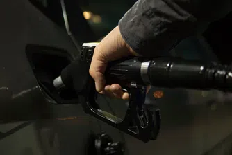 Франция ще субсидира всеки литър гориво с 15 евроцента