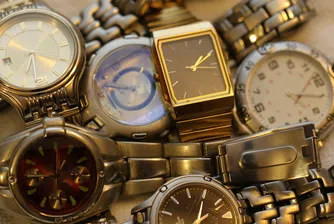 Понци схема за луксозни часовници: Колекционер измами клиенти за $300 хил.