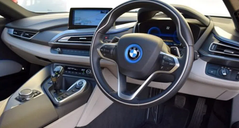 Уейн Рууни продава хибридния си суперавтомобил BMW