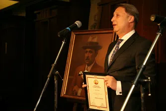 Димитър Шумаров е носител на приз "Буров"
за банково управление