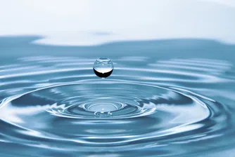 Високоефективен филтър за вода премахва микропластмасата за 10 секунди