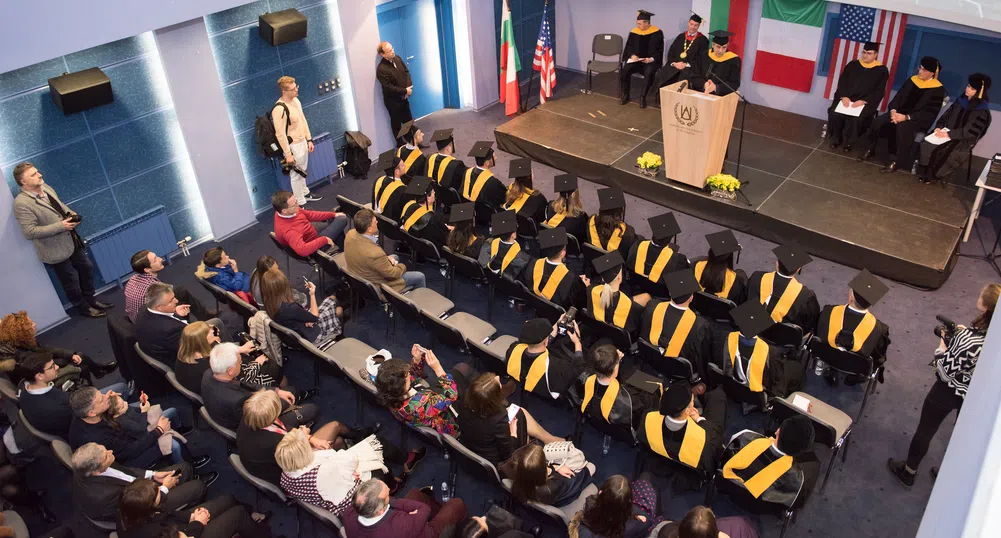 Първият випуск магистри на АУБ и SDA Bocconi се дипломира
