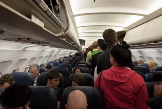 Пет луди неща, които стюардесите са видели по време на полет