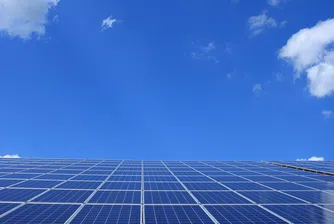Вятърната и слънчева енергия с 10% дял от електричеството през 2021 г.