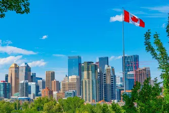 Защо Канада иска да забрани на чужденците да си купуват жилища?