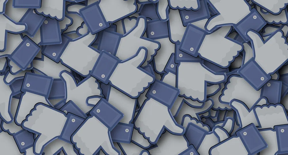 Готви ли се Facebook да скрие броя на "лайковете" под статусите?