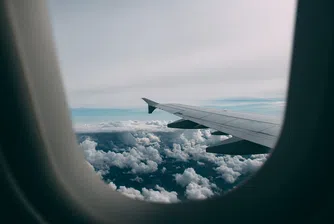 Градушка потроши самолет в полет над Италия (снимки)
