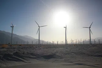 Саудитска Арабия поглежда към възобновяемата енергия