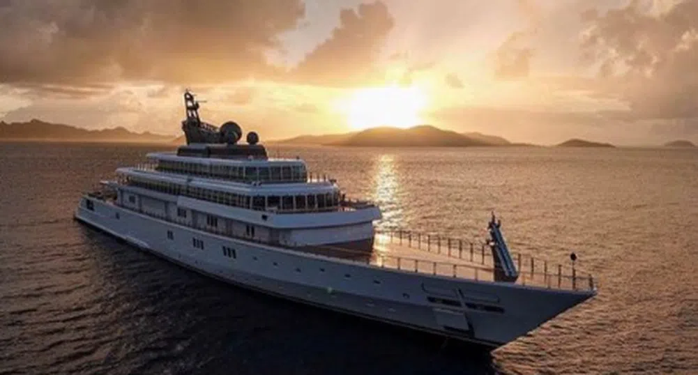 Милиардер се самоизолира на яхтата си за 590 млн. долара