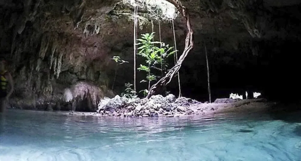 Откриха най-голямата подводна пещера в света, дълга 347 км