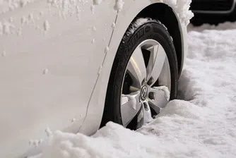 11 неща, които не бива да оставяте в колата си през зимата