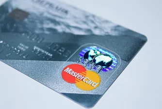 Mastercard показа банкова карта със сензор за пръстови отпечатъци