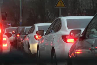 Половината домакинства в София с две коли