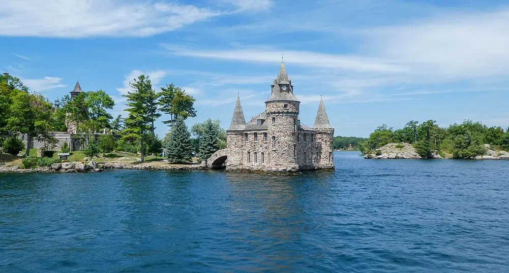 Архипелагът от над 1800 острова с готически замъци и корабокрушения
