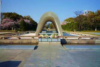 Япония отбеляза 72 г. от американската бомбардировка на Хирошима