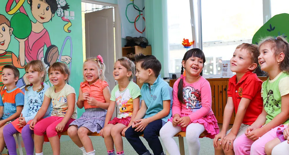 Дания отваря днес училища и детски градини