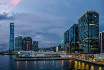 Продадоха хонконгски небостъргач за 5.2 млрд. долара