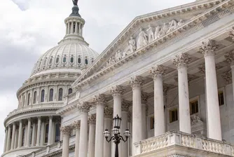 Американският сенат гласува $1,7 трлн. за държавни разходи и отбрана