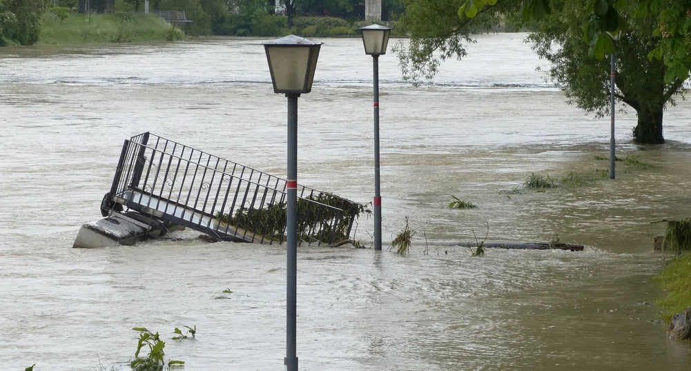 Застрахователните щети от наводнения по света нарастват драстично
