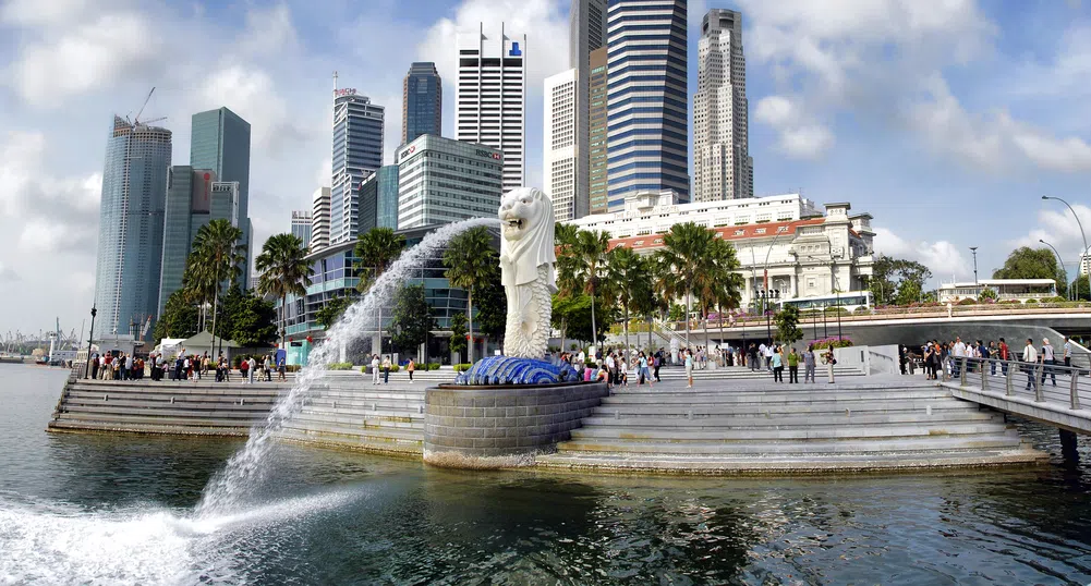 Технологични гиганти влизат в битка за банковия пазар в Сингапур