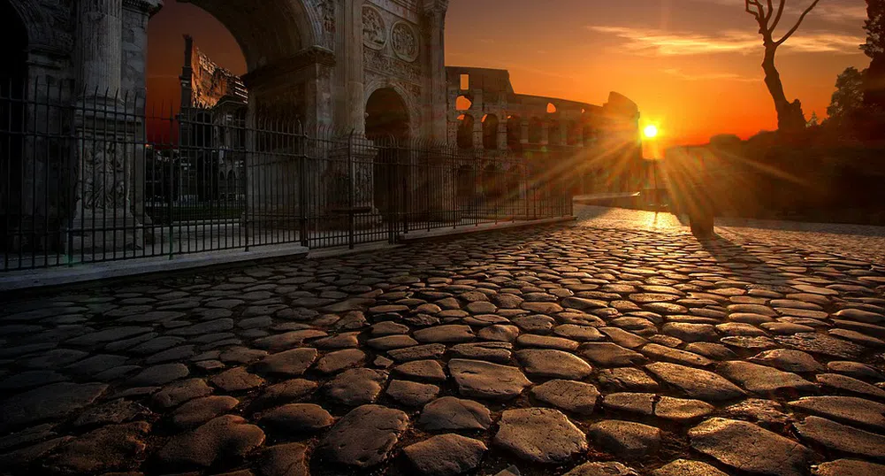 Рим премахва емблематичните си павета, заменя ги с асфалт