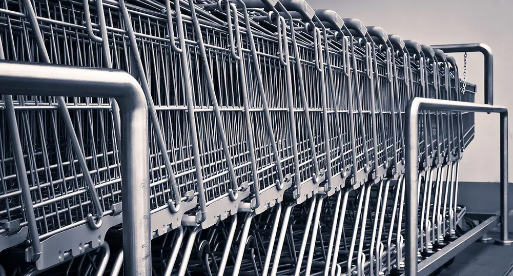 Amazon отваря нов супермаркет с високотехнологични колички за пазаруване